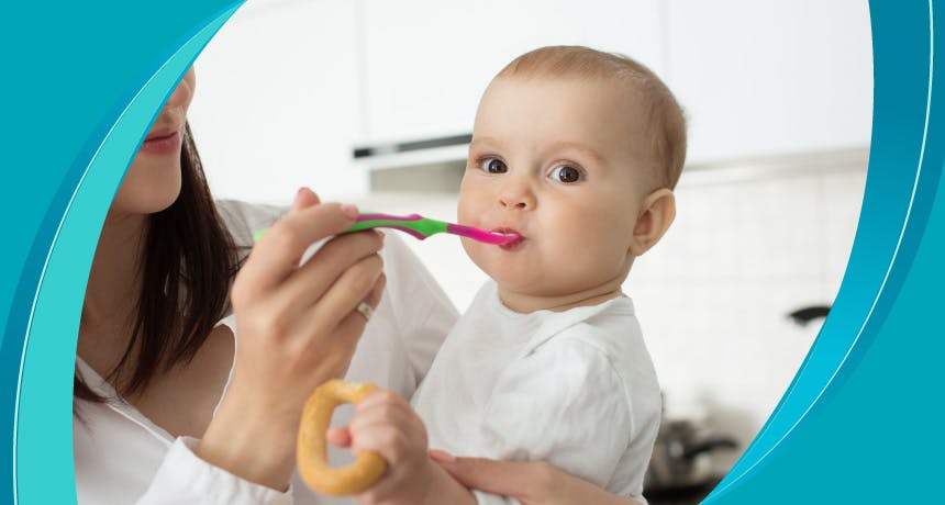 Как очистить полость рта у младенцев?  